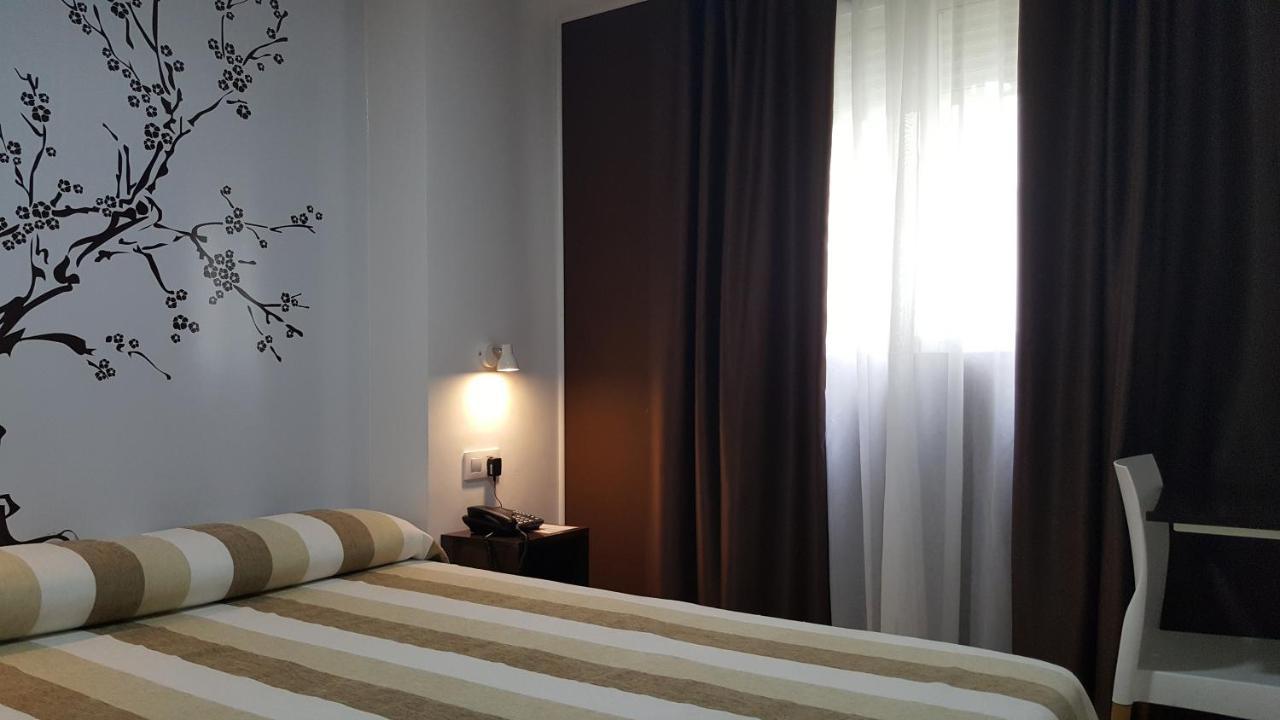 Sol Playa Hotell Valencia Exteriör bild